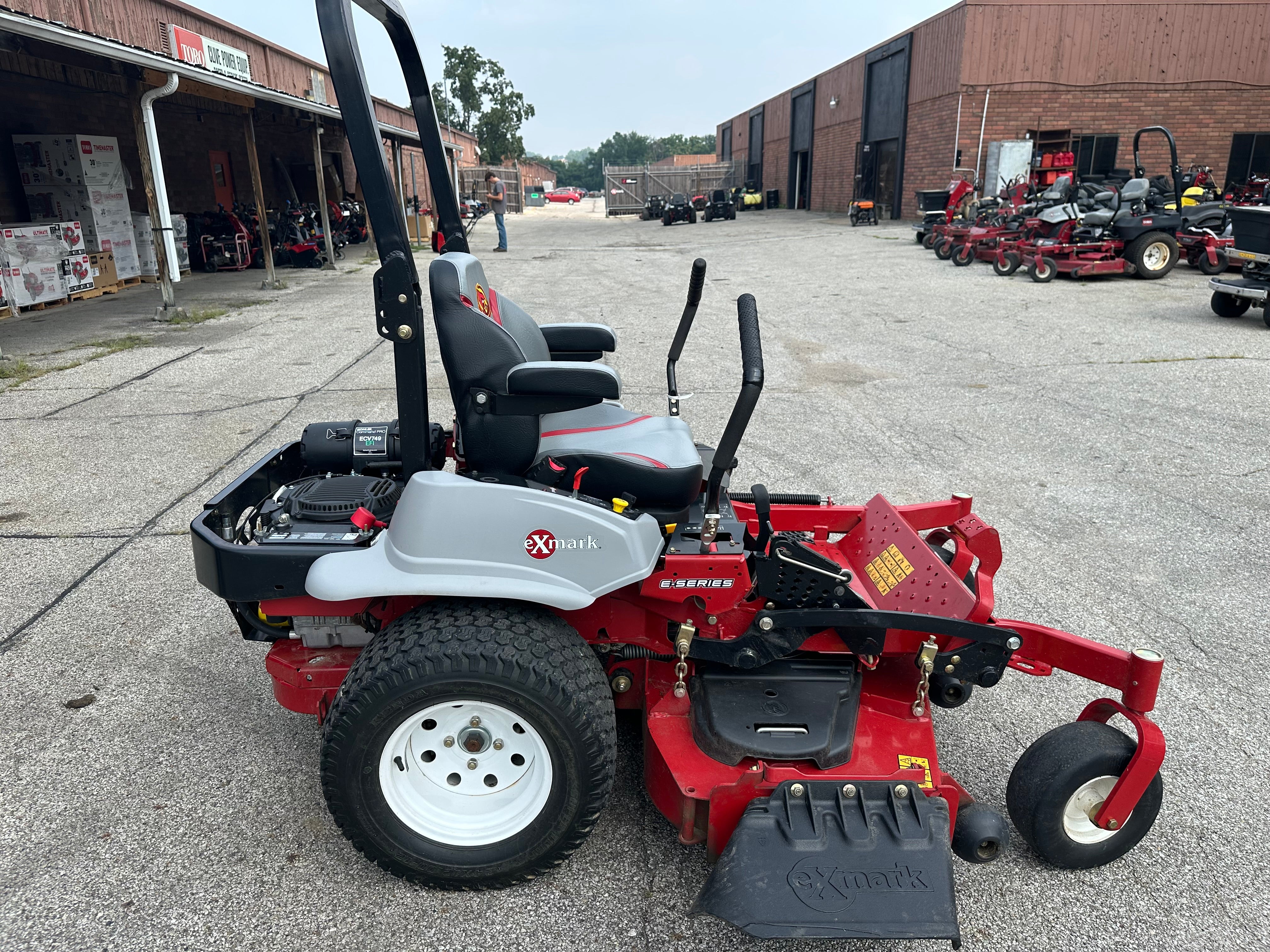 Lazer Z E-Series 25 HP* Koh EFI ECV740 w/60