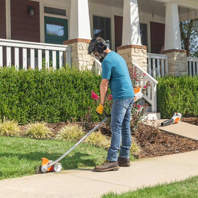 Stihl FCA 80 CORDLESS LAWN EDGER w/ AL101 & AK30