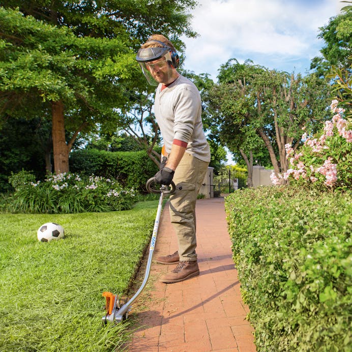 Stihl FCA 80 CORDLESS LAWN EDGER w/ AL101 & AK30