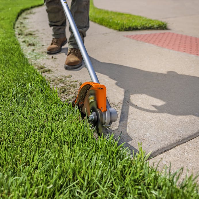 STIHL® FCA 140 Cordless lawn edger
