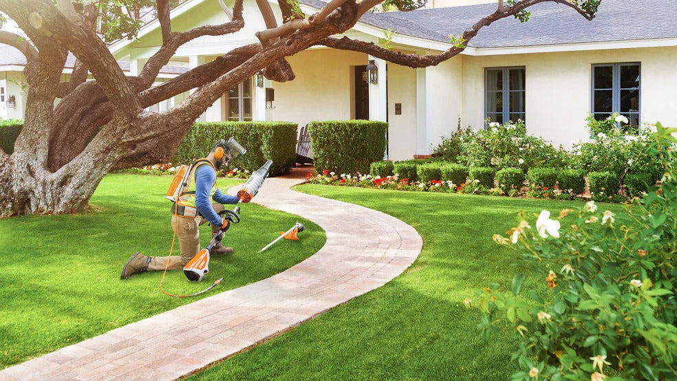 STIHL® KMA 130 R Cordless Kombi motor