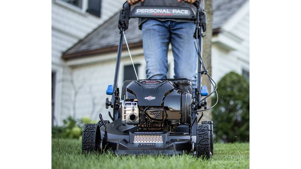 Toro 21 in. (53 cm) Super Recycler® w/Personal Pace® & SmartStow® Gas Lawn Mower (21565)