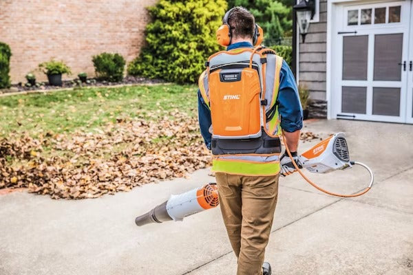 STIHL® KMA 130 R Cordless Kombi motor