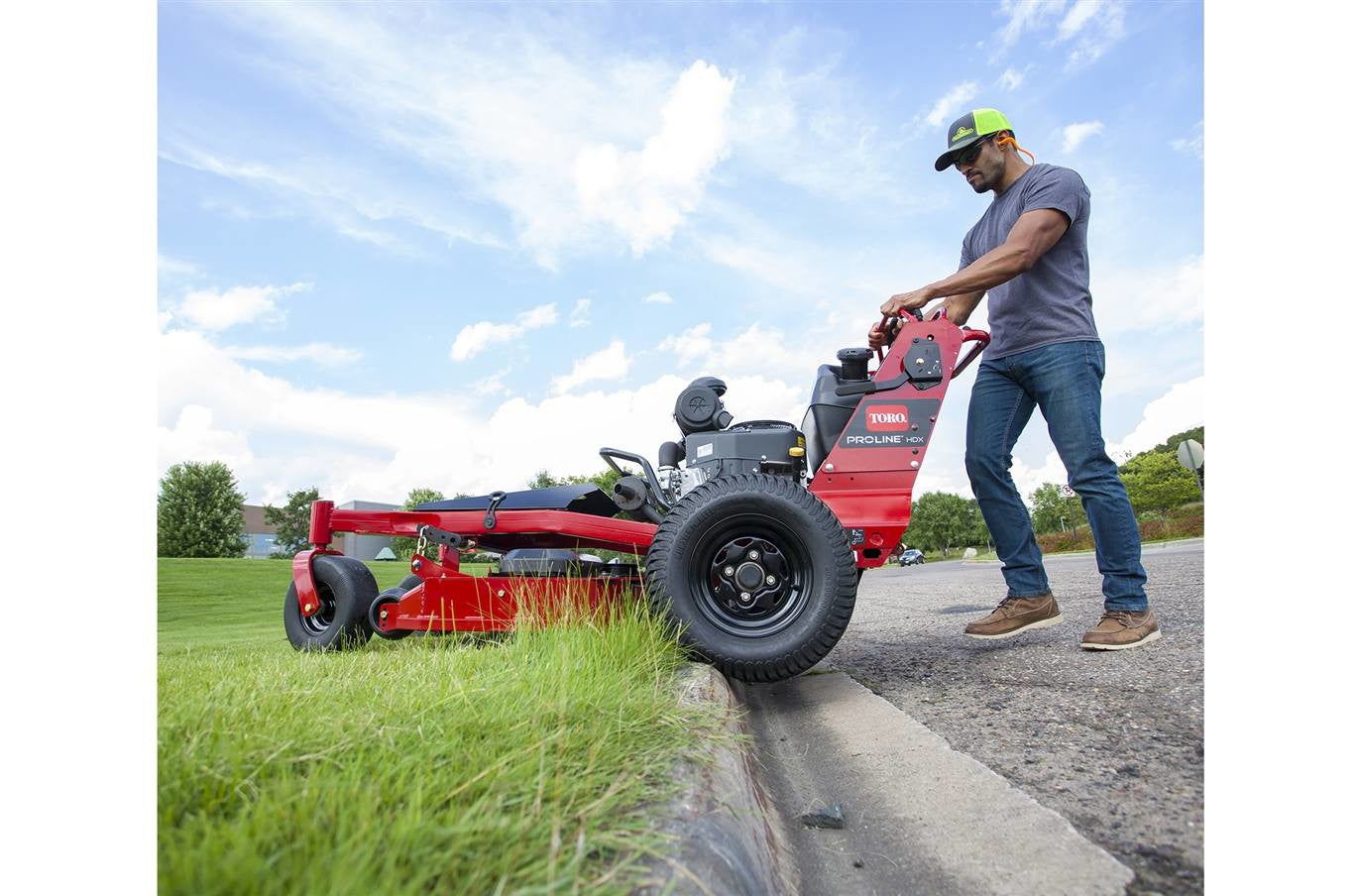 Toro PROLINE™ 54 in. (137 cm) Mid-Size Mower (44427)