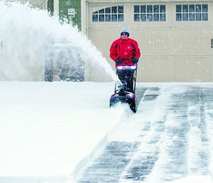 Toro 21 in. (53 cm) Power Clear® e21 60V* Snow Blower with (2) 6.0Ah Batteries and Charger (39902)