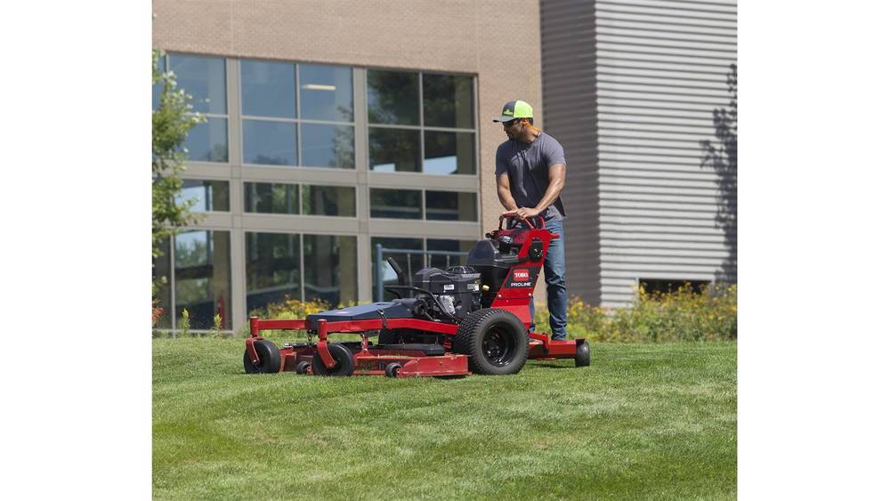 Toro PROLINE™ 54 in. (137 cm) Mid-Size Mower (44427)