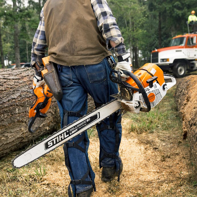 STIHL® MS 661 R C-M MAGNUM® 28 33RH 8838 w/ filing kit (3063 PH)