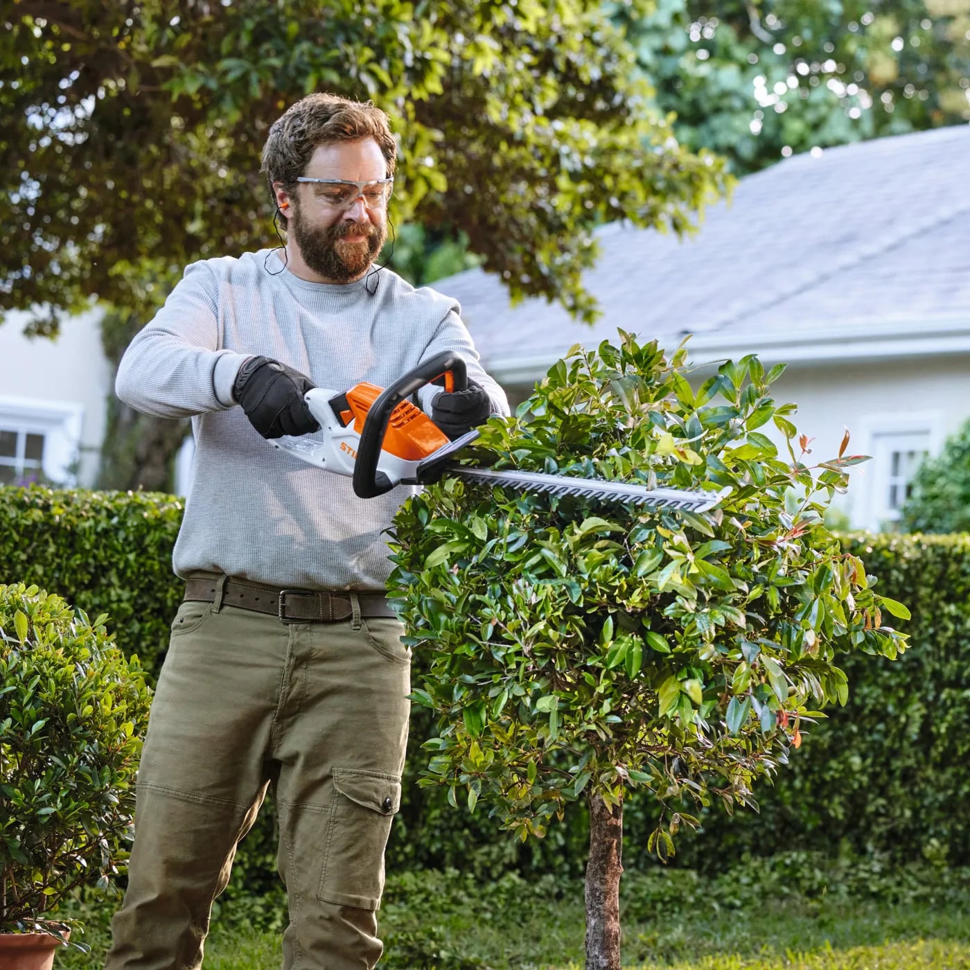 STIHL® HSA 30 Battery Hedge Trimmer - Kit