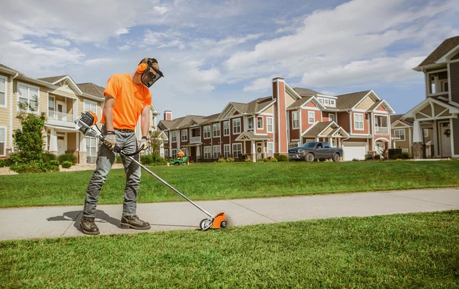 STIHL® FC 91 Curved Shaft Handheld Edger