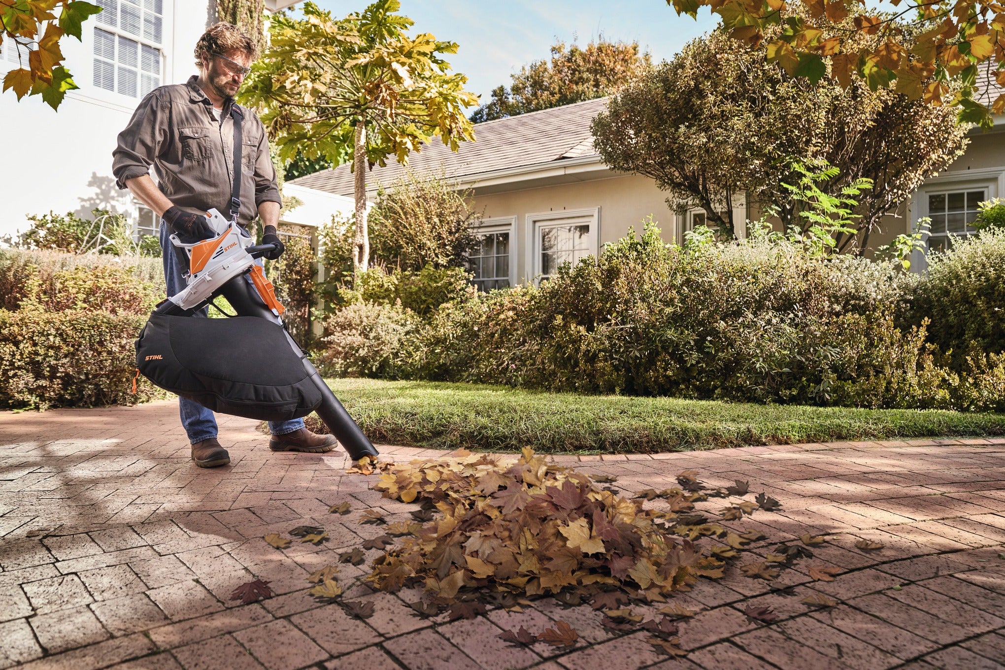 STIHL® SHA 56 Cordless shredder vacuum